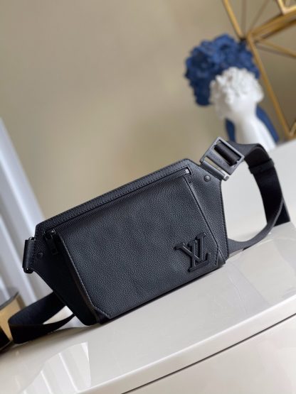 Louis Vuitton men's new aerogram shoulder bag