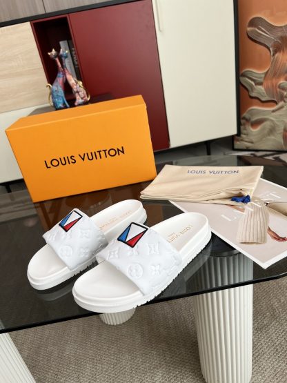 Louis Vuitton autumn and winter slippers