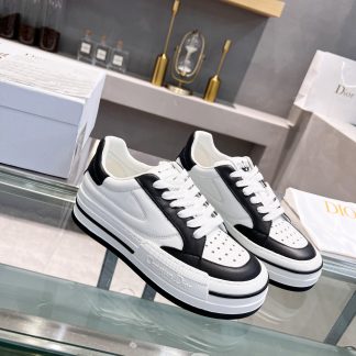 Dior's new stylish white shoes