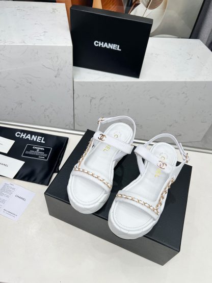 Chanel Spring White Top Chain Versatile Lightweight Sandals