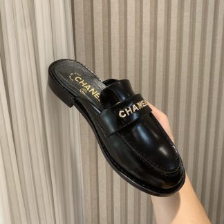 Chanel Spring and Summer New Black High-grade Diamond Buckle Letter Leather Butter Lazy Half Slipper Sandals