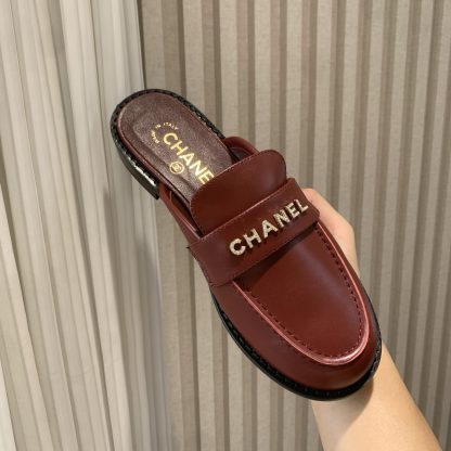 Chanel Spring and Summer New Red High-grade Diamond Buckle Letter Leather Butter Lazy Half Slipper Sandals