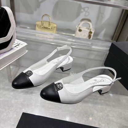 Chanel Spring and Summer New White Comfortable Low Heel Sandals Heel Height 3.5cm