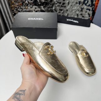 Chanel's golden early spring dancing shoes series new retro feeling half-slippers