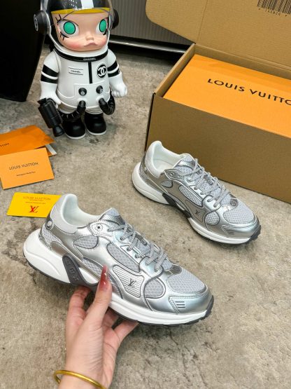 Louis Vuitton Olympia series couples' models Silver Horn King leisure sports shoes running shoes