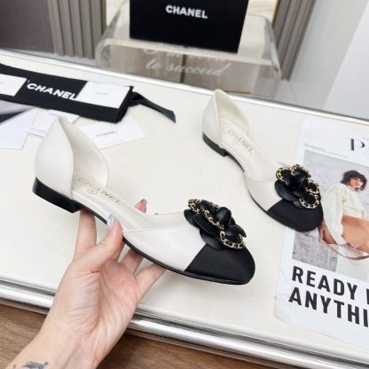 Chanel Spring/Summer Dancing Shoes Series Small Round Toe White Flat Sandals Heel Height 1.5cm