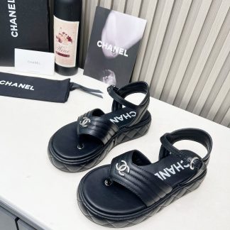 Chanel's early autumn hit versatile soft and comfortable black sandals
