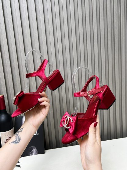 Chanel red spring and summer celebrity temperament super durable thick heel sandals