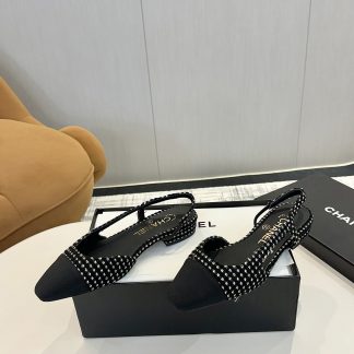 Chanel's latest black and white mix and match color all-match luxury ballet flat sandals