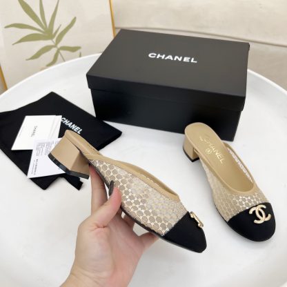 Chanel apricot spring and summer dancing shoes series new small round head retro sandals