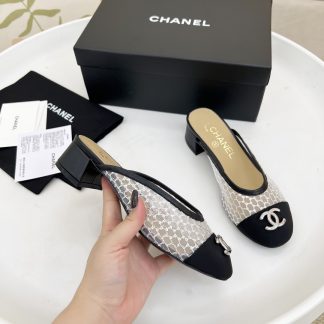 Chanel white hollow spring and summer dancing shoes series new small round head retro sandals