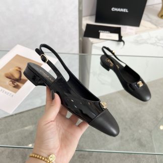 Chanel's black early spring dance shoes series new products are pleasing small round head slim sandals