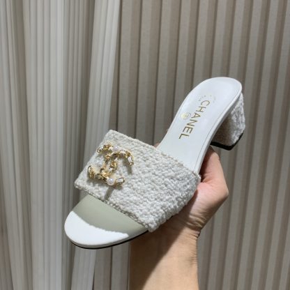 Chanel spring and summer new white goddess elegant and durable thick heel sandals