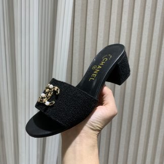 Chanel spring and summer new pure black goddess elegant and durable thick heel sandals