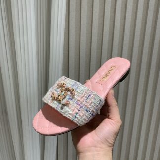 Chanel spring and summer new pink goddess elegant and durable flat sandals