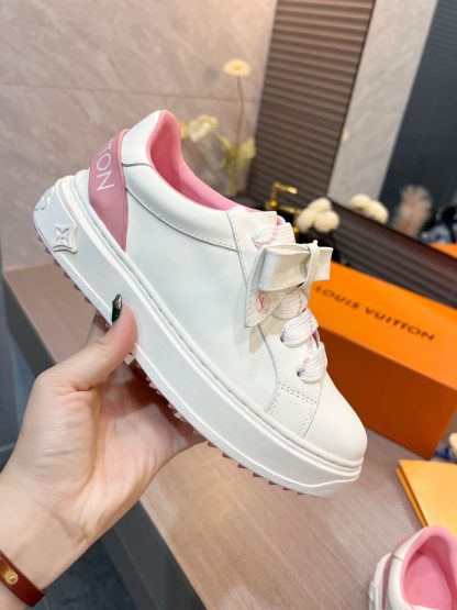 Louis Vuitton classic sneakers - Image 2