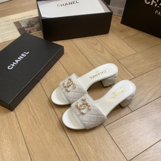 Chanel's new spring and summer white featured ladylike temperament durable thick heel sandals heel height 4.5cm