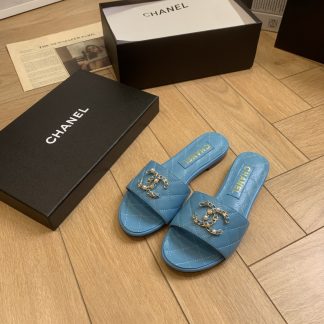 Chanel's new blue spring and summer style flat sandals with ladylike temperament