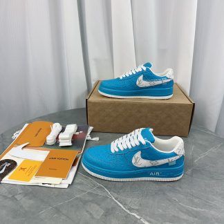 Louis Vuitton couple's co-branded sports shoes