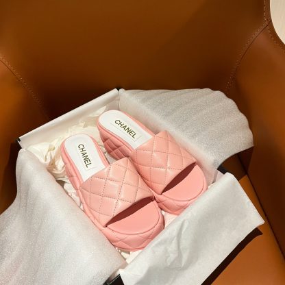 Chanel new style high heel pink sandals, heel height 7.5cm