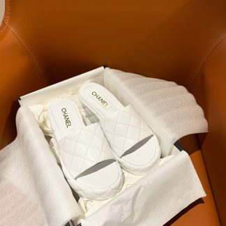 Chanel new white high-heeled sandals, heel height 7.5cm