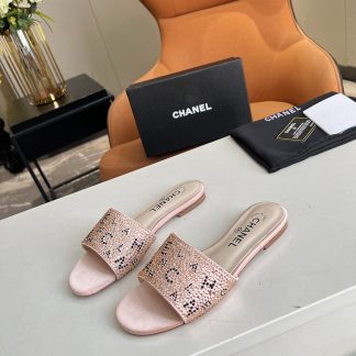 Chanel's most beautiful early spring super shiny beautiful water brick light pink sandals