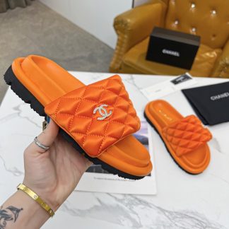 Chanel couple's high-end fashionable orange sandals