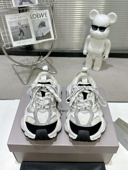 Balenciaga trendy fashionable sneakers
