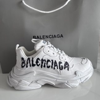 Balenciaga couple fashion dad shoes