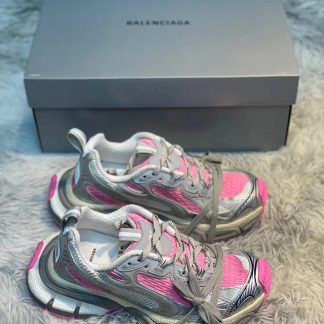 Balenciaga fashionable trendy sports shoes