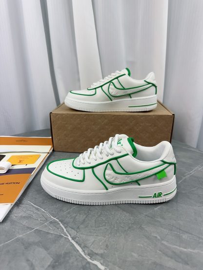 Louis Vuitton couple's co-branded sports shoes