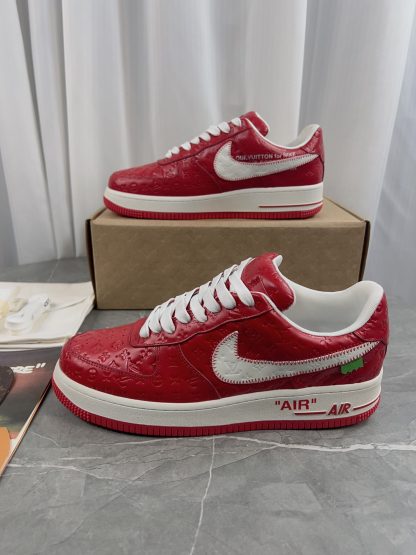 Louis Vuitton couple's co-branded sports shoes