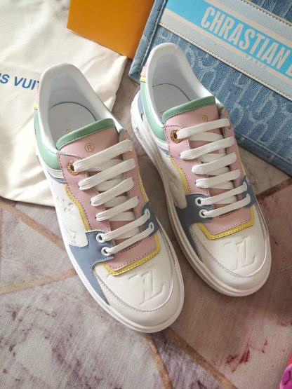 Louis Vuitton's new white thick-soled shoes for early spring