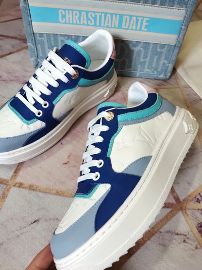 Louis Vuitton's new white thick-soled shoes for early spring
