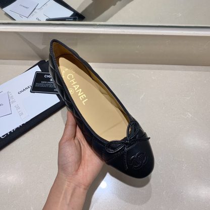 Chanel fashion item black elegant exquisite ballet shoes