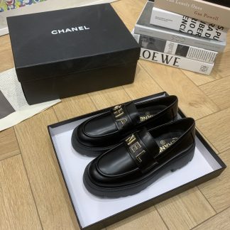 Chanel autumn and winter new black retro small round toe shoes heel height 4.5cm