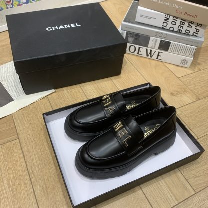 Chanel autumn and winter new black retro small round toe shoes heel height 4.5cm