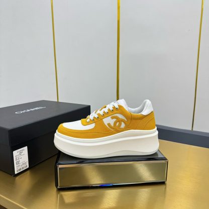 Chanel earth-toned casual versatile sneakers