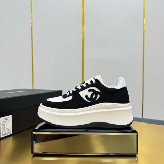 Chanel black and white casual versatile sports shoes