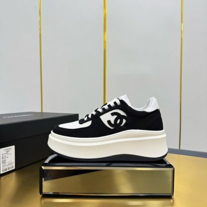 Chanel black and white casual versatile sports shoes