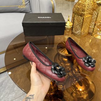 Chanel autumn and winter new red round head with camellia retro loafers
