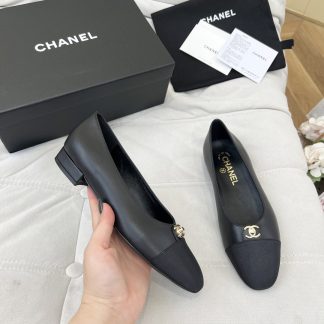 Chanel autumn and winter new small round head black retro loafers