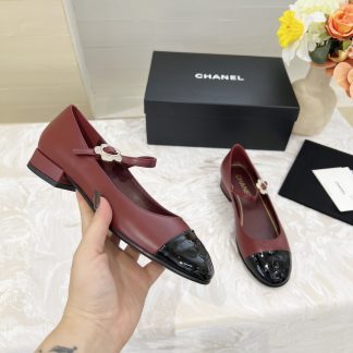 Chanel autumn and winter new red retro style small round head thick heel loafers