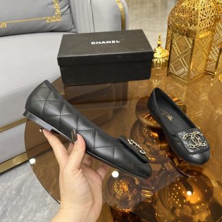 Chanel autumn and winter new black small round head retro loafers