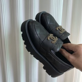 Chanel autumn and winter small round head slim retro style black matte loafers