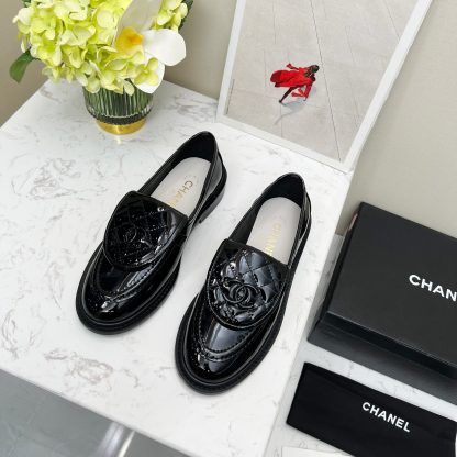 Chanel early spring new black lady temperament loafers
