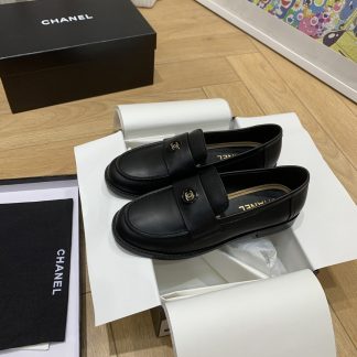 Chanel autumn and winter new black retro style small round head loafers