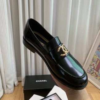 Chanel early spring season new retro style black small square head loafers