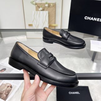 Chanel black early spring new small round head delicate loafers