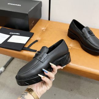 Chanel Autumn and Winter Series Black Small Round Toe Slim Loafers